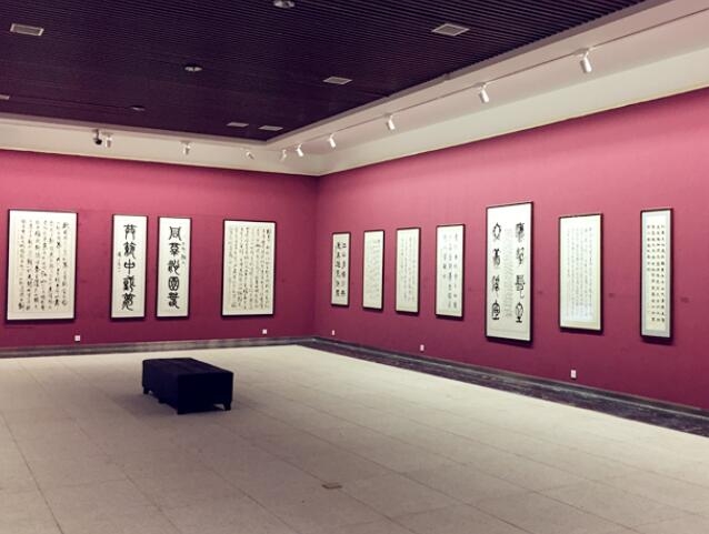 “凯发k8杯”职工书画摄影展在崔振宽美术馆开展